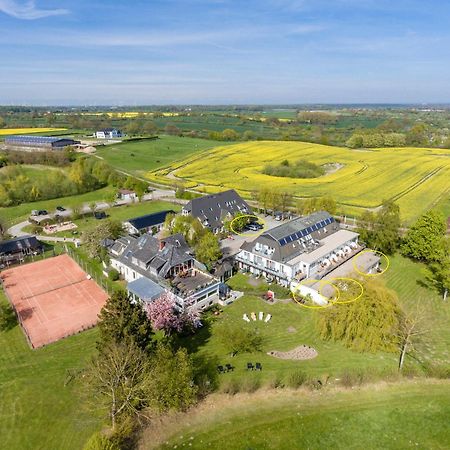 Hofhotel Kraehenberg Gromitz Ruang foto