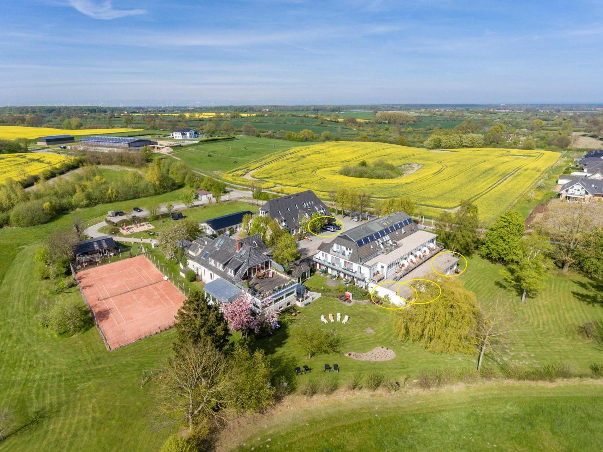 Hofhotel Kraehenberg Gromitz Ruang foto