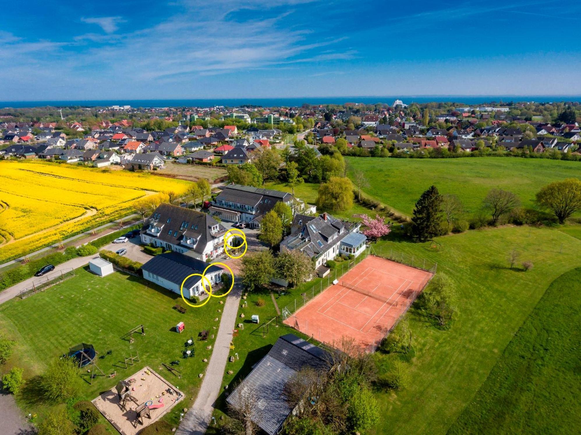 Hofhotel Kraehenberg Gromitz Ruang foto