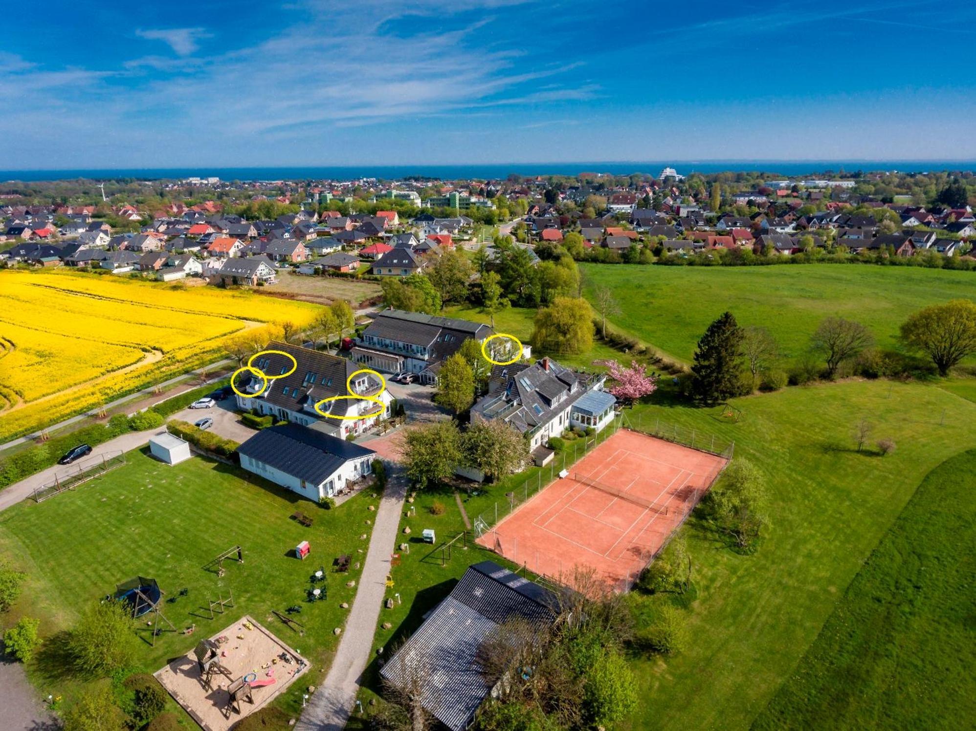 Hofhotel Kraehenberg Gromitz Ruang foto