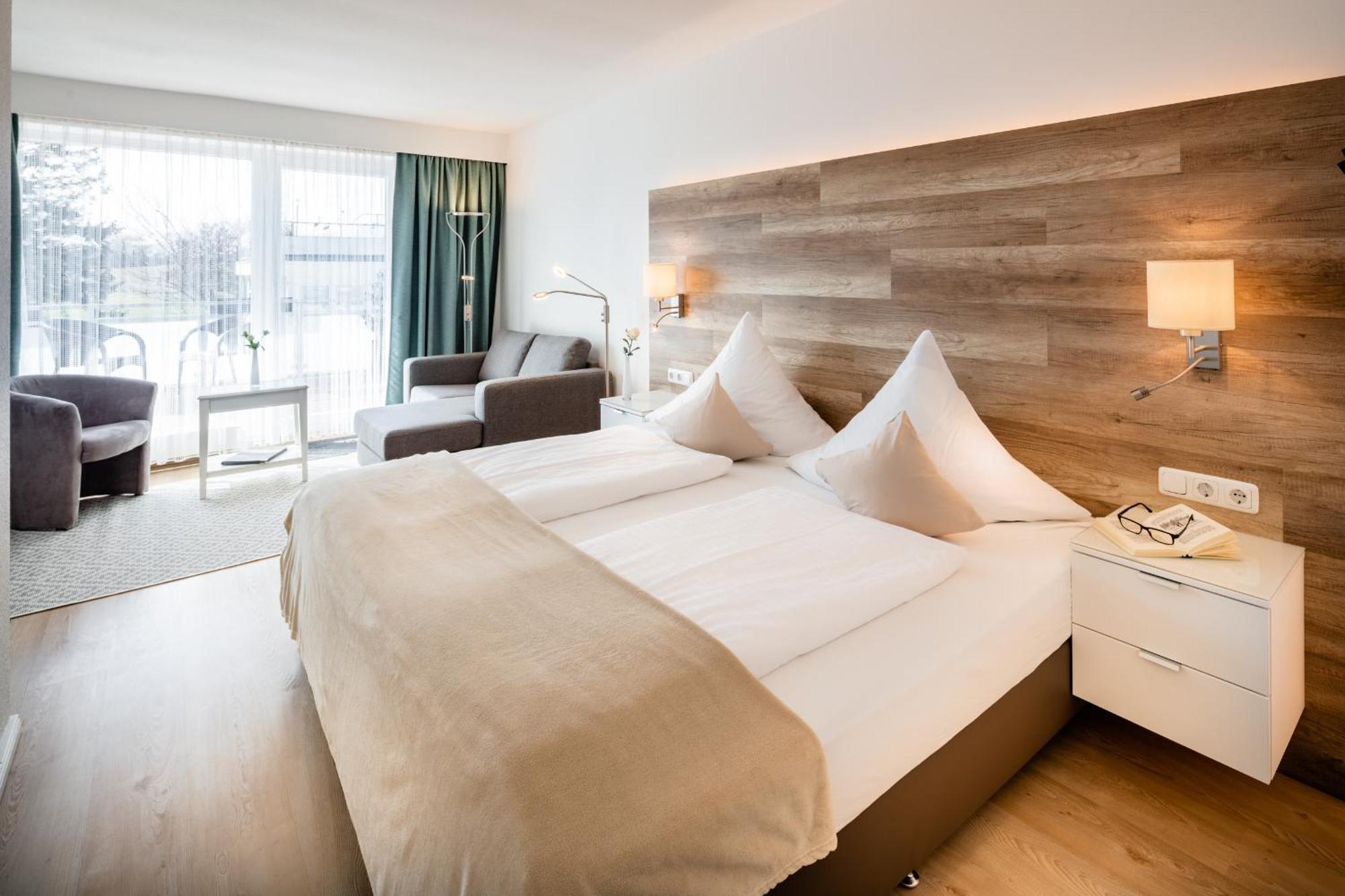 Hofhotel Kraehenberg Gromitz Ruang foto